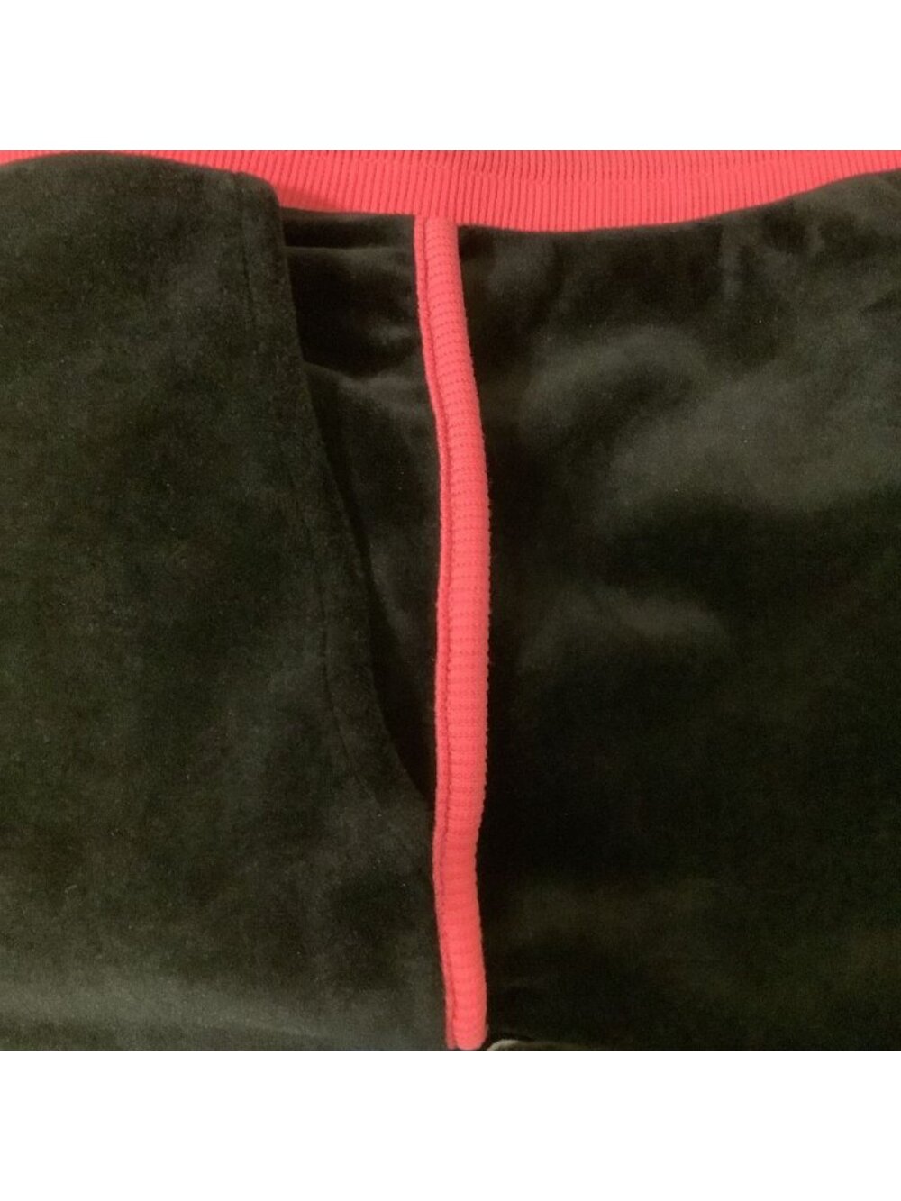 Paris Hilton Size XL Velour Black/Pink Shorts W Slit Pockets, New With Tags - Picture 7 of 7
